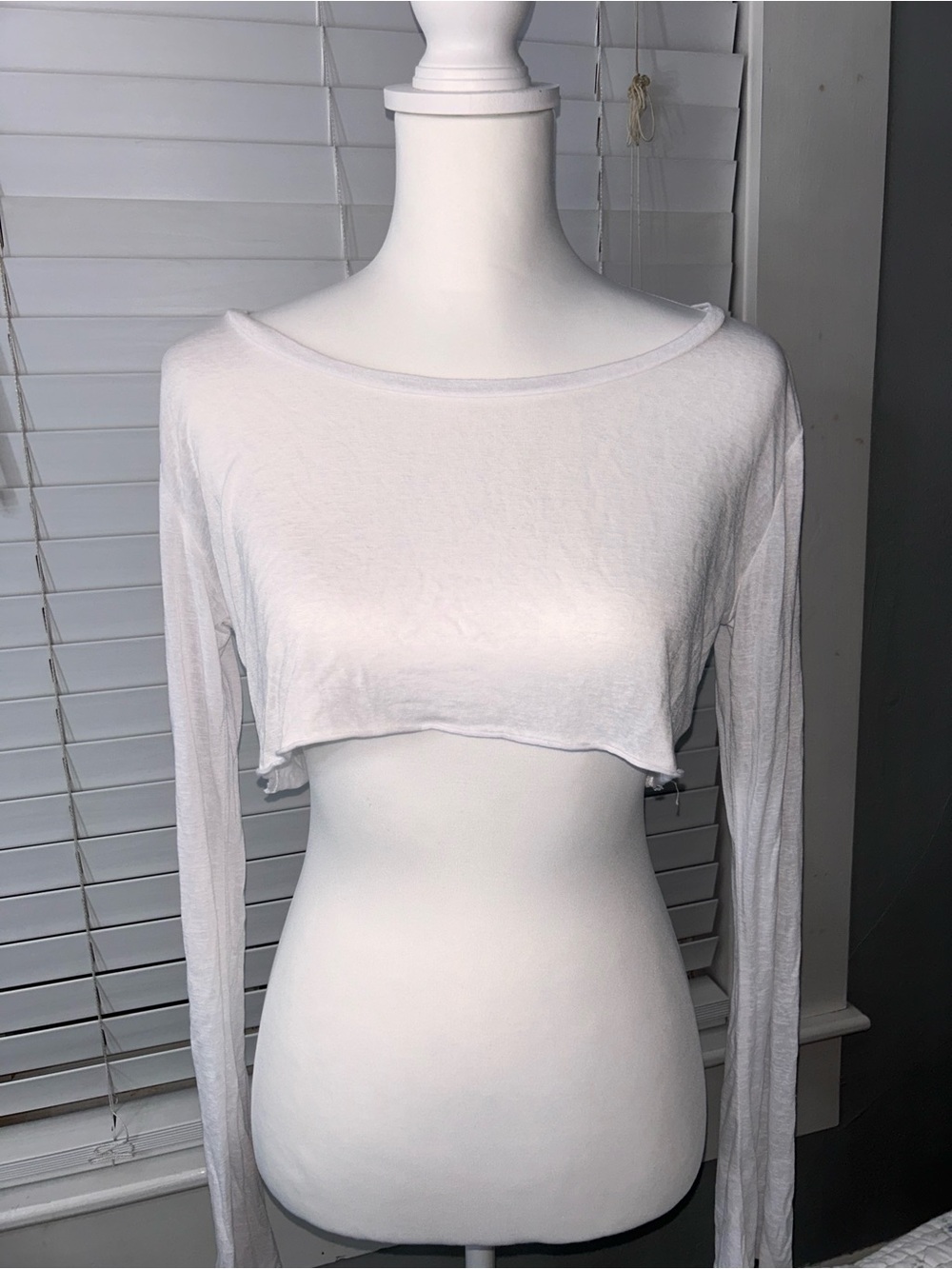 Edikted White Long Sleeve Cropped Top